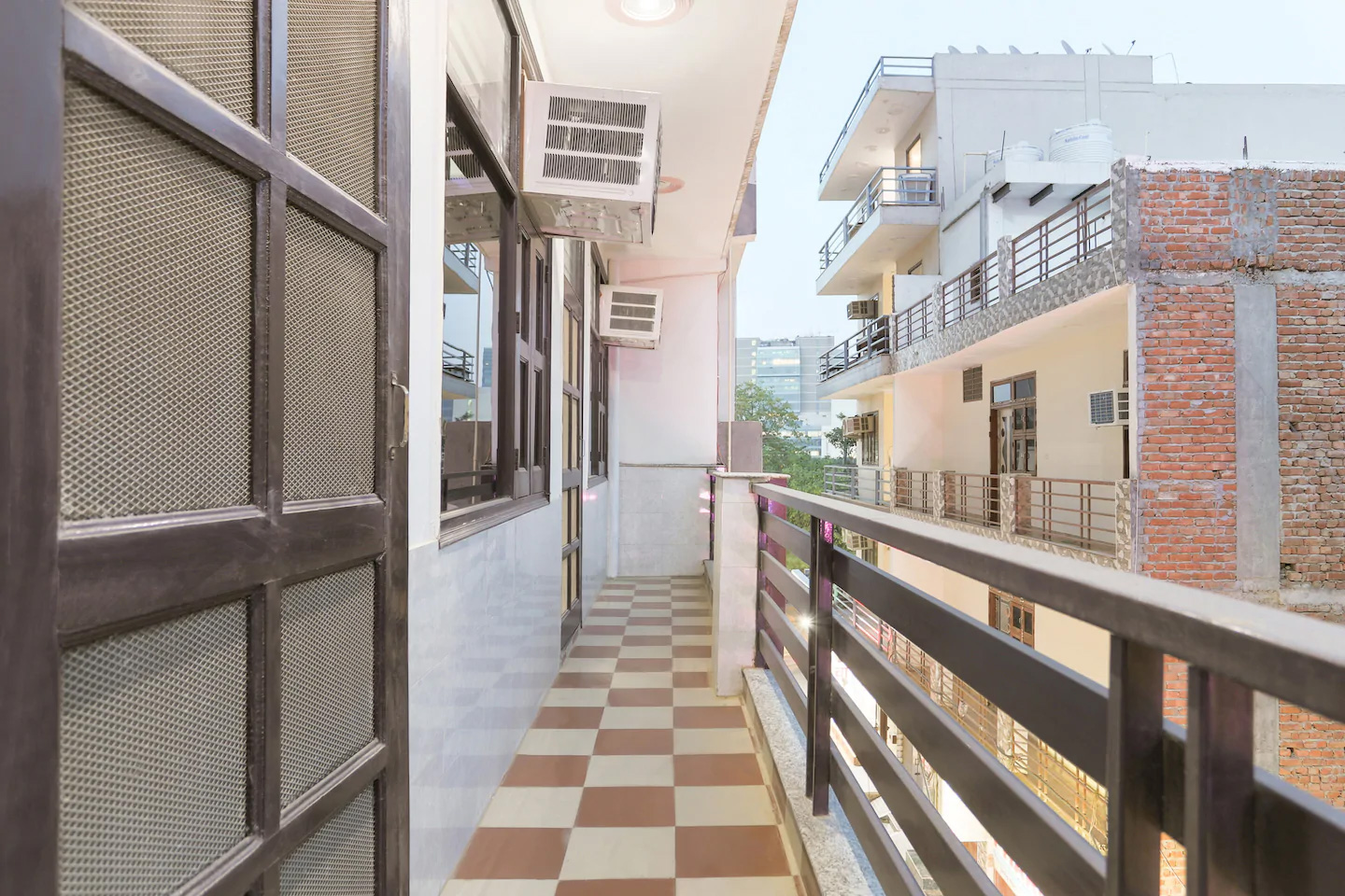 Guest house in Gurgaon, guest house near medanta medicity, Budget guest house in Gurgaon Delhi NCR, cheap guest house in Gurgaon