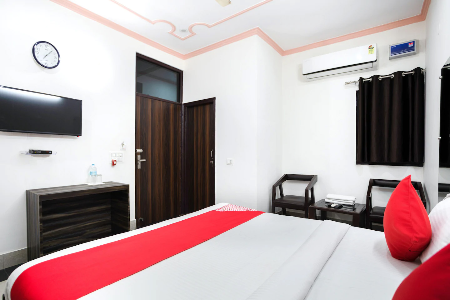 Guest house in Gurgaon, guest house near medanta medicity, Budget guest house in Gurgaon Delhi NCR