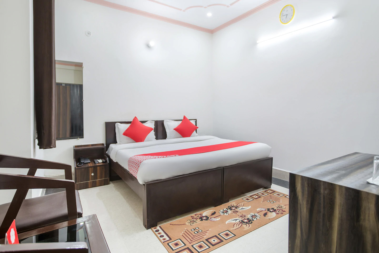 Guest house in Gurgaon, guest house near medanta medicity, Budget guest house in Gurgaon Delhi NCR, cheap guest house in Gurgaon