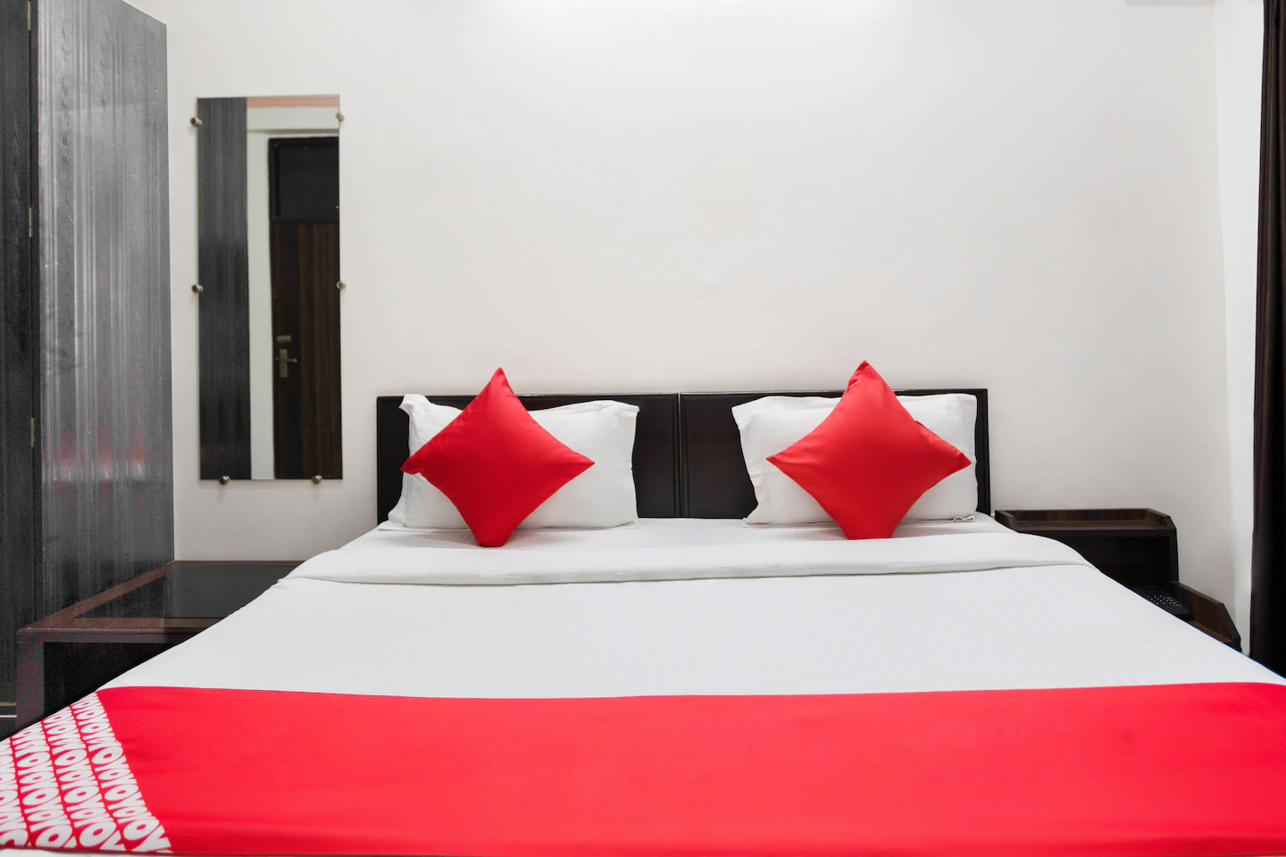 Guest house in Gurgaon, guest house near medanta medicity, Budget guest house in Gurgaon Delhi NCR, cheap guest house in Gurgaon