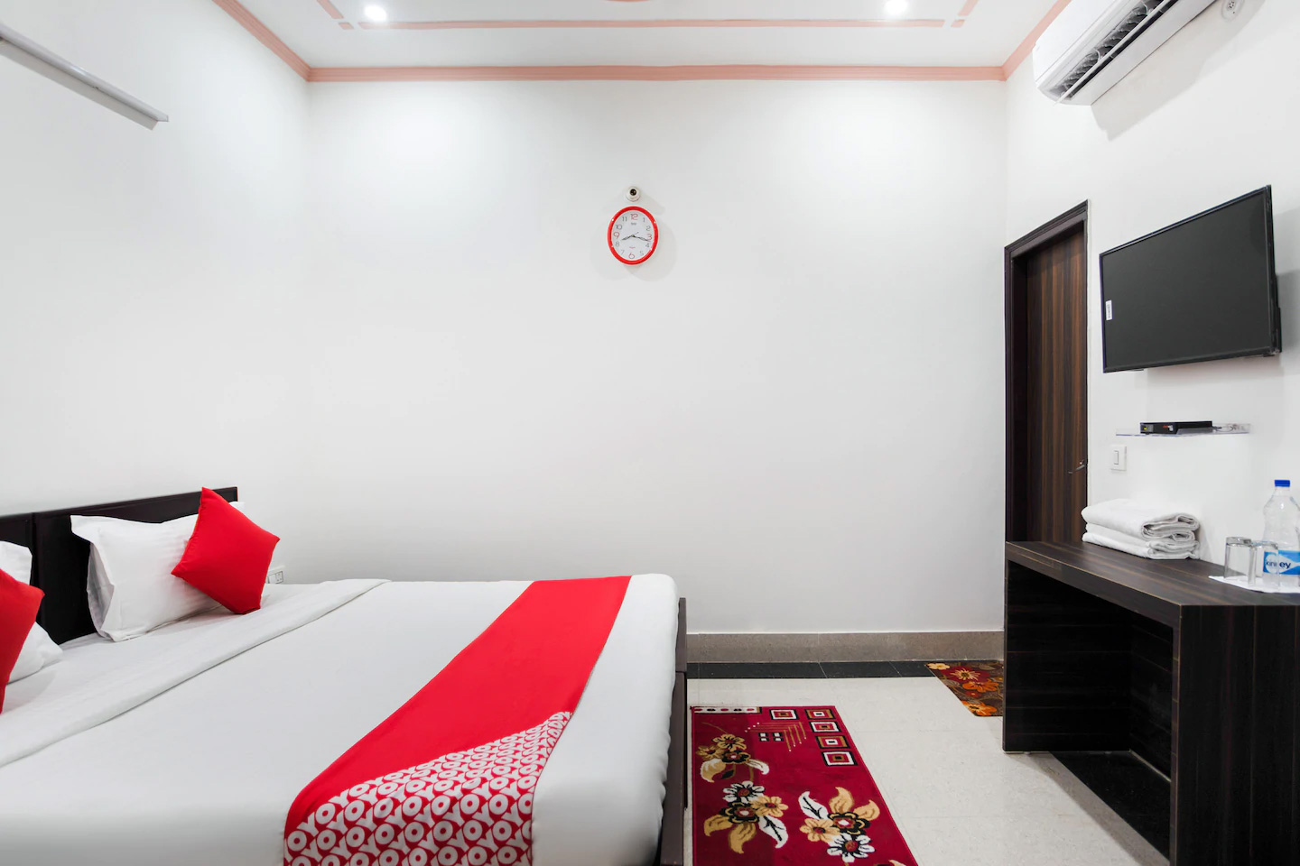 Guest house in Gurgaon, guest house near medanta medicity, Budget guest house in Gurgaon Delhi NCR, cheap guest house in Gurgaon